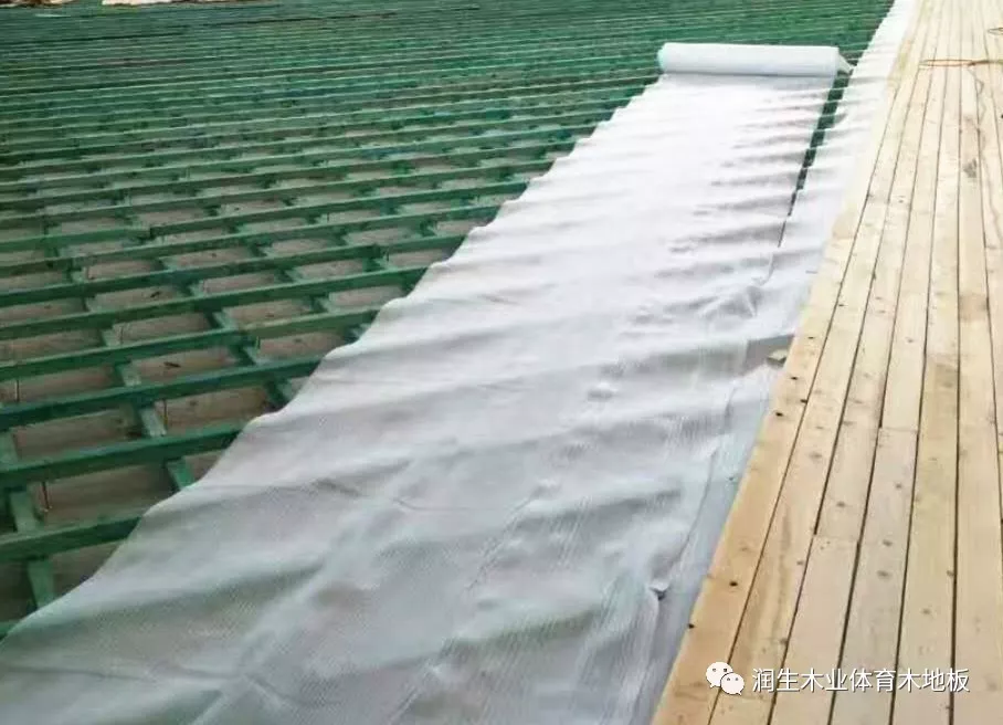 体育运动木地板施工_铺设地板体育木地板好吗_体育木地板铺设