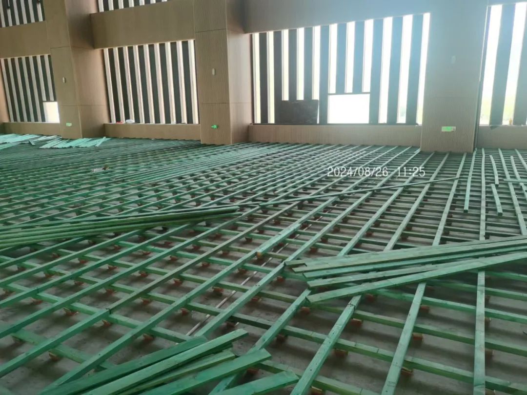 体育地板怎么安装_体育馆木地板施工工艺_体育馆木地板安装